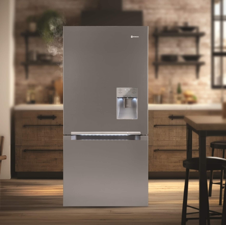 عیب‌یابی و رفع انسداد لوله تخلیه برفک یخچال: مقابله با نشتی و یخ‌زدگی 