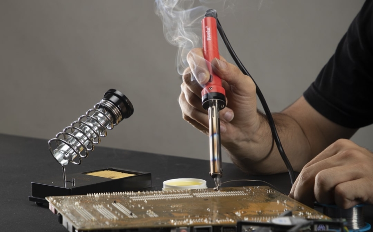 راهنما لحیم کاری: وسایل لازم و آموزش مبتدیان