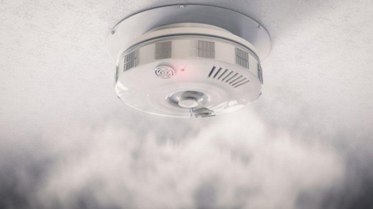  راهنمای جامع سنسورهای دود (Smoke Detectors): انواع، مکانیزم عملکرد، نصب و نگهداری