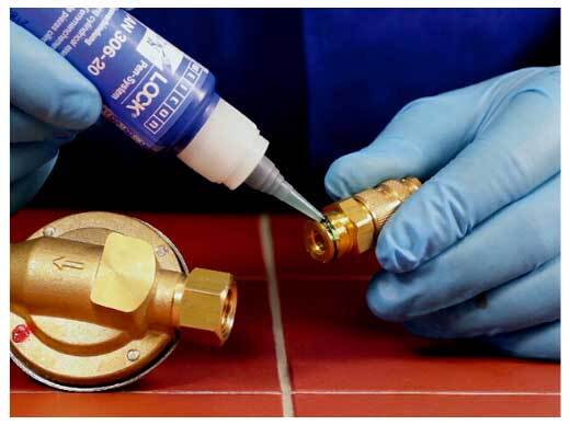 چسب‌های صنعتی و ساختمانی، پیونددهنده‌های قدرتمند در پروژه‌ها