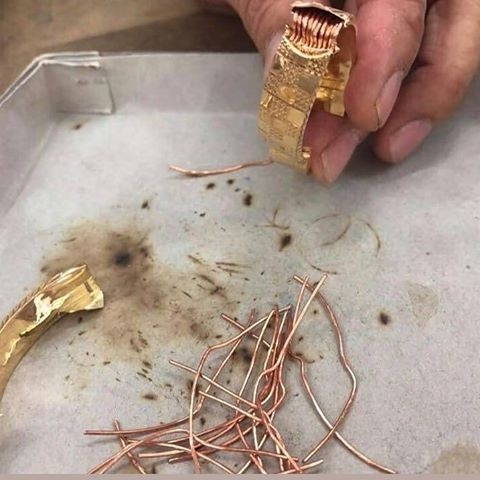 راهنمای جامع تشخیص اصالت، عیارسنجی و پیشگیری از تقلب در طلا و جواهرات