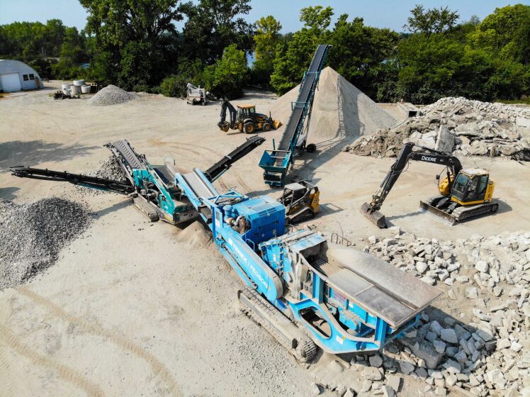 ابزارهای بازیافت بتن در محل (On-site Concrete Recycling)